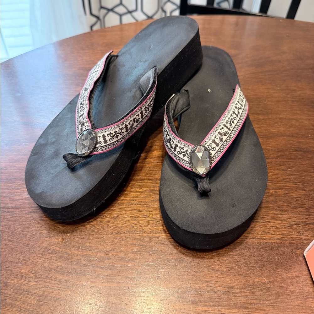 lindsay phillips Black Flip Flop Sandals with Pink Trim and Decorative Gem